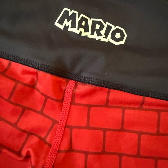 Blackmilk Super Mario Bros leggings - medium NWT - Picture 4 of 5